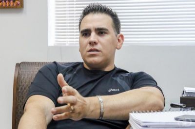 Acusado de matar  agente s�cio educativo VEREADOR tem mandato cassado com 13 votos a favor