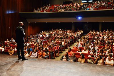 Treinamento para eliminar timidez e medo de falar em p�blico acontece em Cuiab�/MT