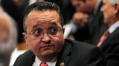 MP investiga governador Pedro Taques