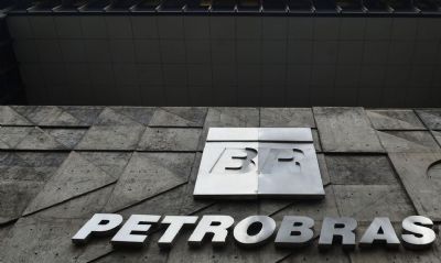 Petrobras paralisa parte de constru��o de gasoduto e do Comperj