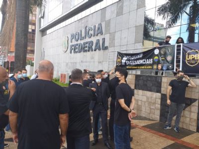 Em MT, PF protesta contra PEC que prioriza reeducandos na vacina��o contra a Covid-19