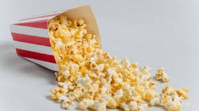 Veja como fazer aquela pipoca com manteiga igual de cinema