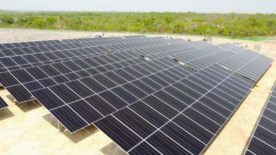 Vice-prefeito vistoria obra da primeira usina de usinar de energia solar de Cuiab�