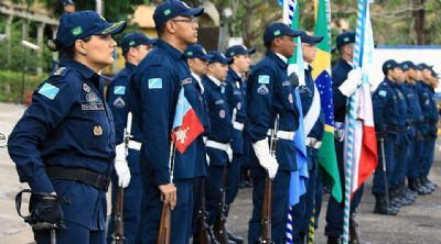 Aposentadoria de policiais e professores entra em discuss�o na C�mara