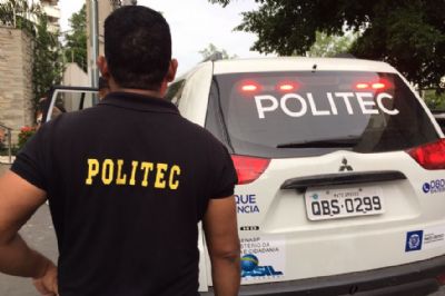 G�meos s�o atropelados por caminh�o e morrem a caminho da creche
