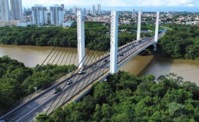 ​Ilumina��o na Ponte S�rgio Motta � retomada ap�s fios de energia serem furtados em Cuiab�