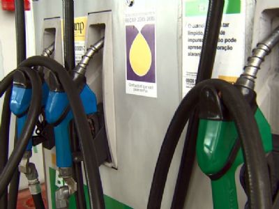 ​Pre�o da gasolina e do diesel tem novo reajuste amanh� nas refinarias