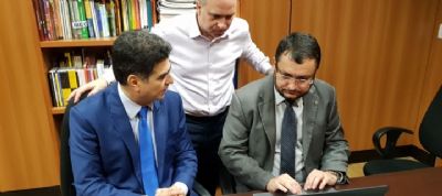 ​Minist�rio da Educa��o sinaliza parcerias para reconstru��o de escolas municipais