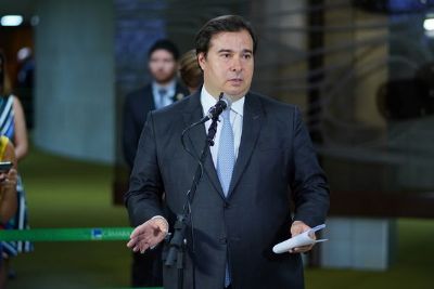 Deputados aprovam renda b�sica de at� R$ 1.200 enquanto durar pandemia; veja quem pode receber