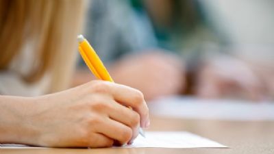 Prefeitura abre processo seletivo na �rea da Educa��o com sal�rio de R$ 3,4 mil