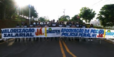 Governo aciona sindicato na Justi�a contra bloqueio de ruas e �greve branca�