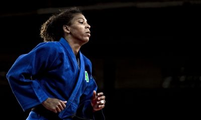 Dirigente projeta Rafaela Silva em T�quio, mas admite plano B
