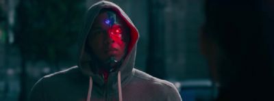 Ray Fisher ainda tem contrato com a Warner, afirma representante do ator