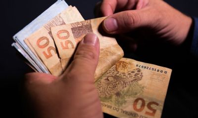 N�mero de fam�lias endividadas cai em outubro, diz CNC