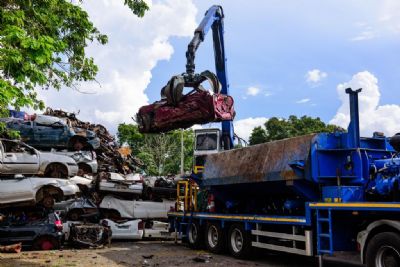 ​Ve�culos apreendidos que n�o foram reivindicados pelos propriet�rios ser�o reciclados