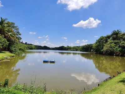 ​Beb� morre em represa ap�s sair pra brincar no quintal