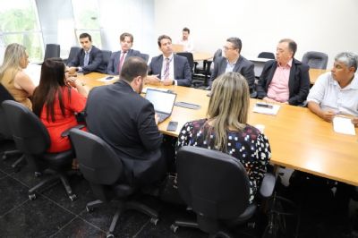 ​A��es da sa�de em Cuiab� p�s-interven��o s�o alinhadas em reuni�o promovida pelo MPMT