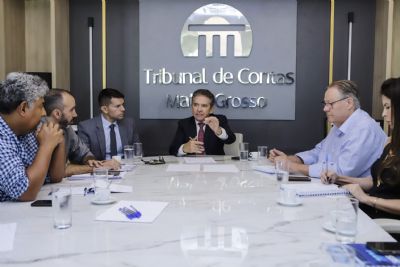 ​TCE re�ne Estado e Munic�pio e autoriza novo contrato para garantir cirurgias no HMC