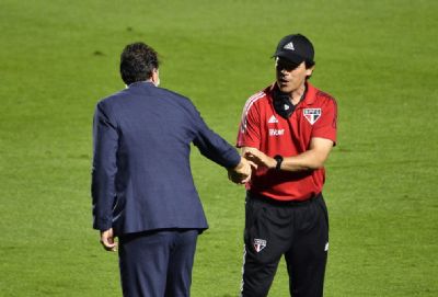 S�o Paulo e Fernando Diniz defendem invencibilidade contra Rog�rio Ceni