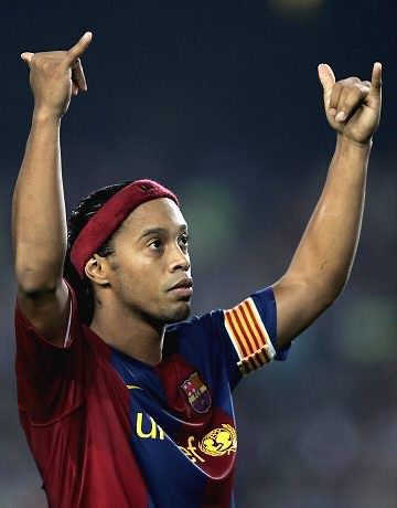 Ronaldinho Ga�cho oficializa aposentadoria: ''Sonho realizado''