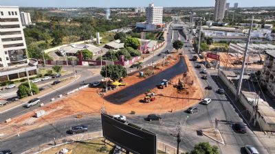 ​Canteiro central da Avenida Rep�blica do L�bano � 'recortado' para amplia��o da pista
