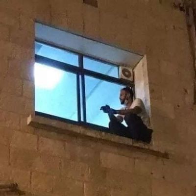 'Cuidem dos velhos', diz filho que escalou hospital para ver m�e