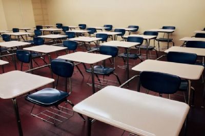 Ap�s exigir vacina para professores, sindicato quer vacina��o de alunos para voltar ao trabalho
