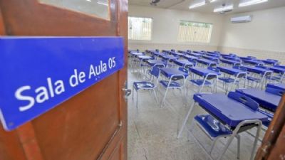 Escolas fechadas fazem pais contratar professores para aulas em domic�lio