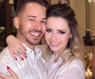 Sandy e Junior posam juntos no Natal e f�s v�o � loucura