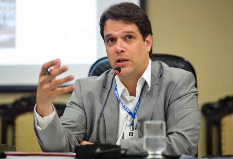 Sem recursos extras, Estado paga sal�rios at� 20 de dezembro