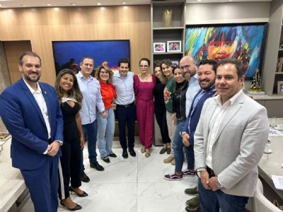 ​Primeira-dama anuncia cria��o da Superintend�ncia de Pol�tica da Mulher � SER Fam�lia Mulher