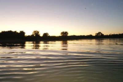 Pescador desaparece em rio ap�s barco virar com onda causada por outra embarca��o