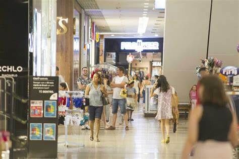 Carnaval n�o ser� feriado e com�rcio da capital pode funcionar normalmente