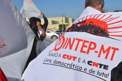 ​Professores paralisam atividades nesta quarta