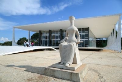 STF mant�m restri��o tempor�ria de atividades religiosas presenciais