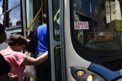 Prefeitura refor�a frota de �nibus para atender usu�rios com programa Tarifa Social no feriado de Finados