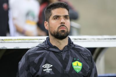 T�cnico e volante cumprem suspens�o e desfalcam Cuiab� contra o Atl�tico-MG