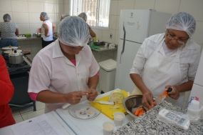 Projeto de valoriza��o do servidor leva concurso de culin�ria a T�cnicos em Nutri��o Escolar