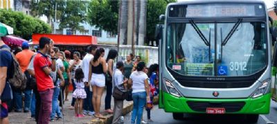 Prefeito sanciona lei que institui a��es de combate aos delitos sexuais no transporte coletivo em Cuiab�