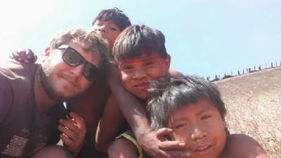 Fot�grafo mato-grossense leva mostra a aldeia ind�gena do Xingu