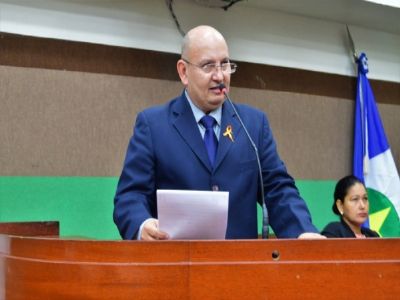 ​Vereador apresenta Lei para coibir venda de produtos il�citos em Cuiab�