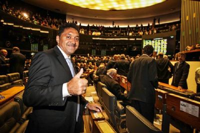 Pior que est�, fica: Tiririca � investigado pelo Minist�rio P�blico