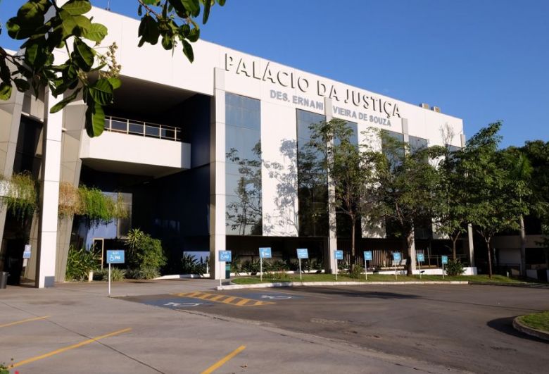 TJ cita desproporcionalidade no valor e derruba verba indenizat�ria de vereadores em MT