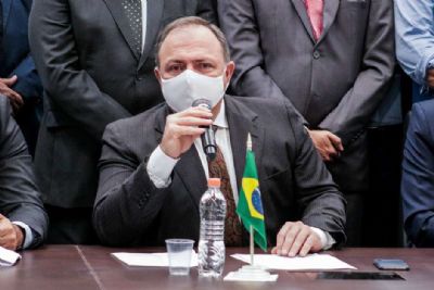 Maia acusa Pazuello de crime na condu��o da pandemia no pa�s