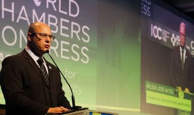 Governador do Rio anuncia que est� com covid-19