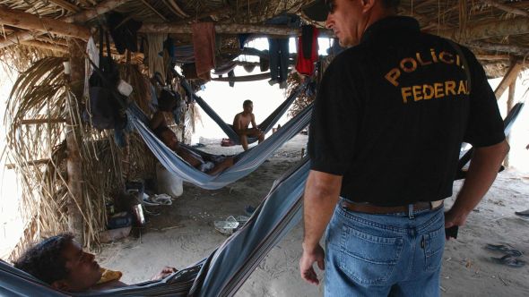 Fiscais suspendem a��es de vigil�ncia contra trabalho escravo em 17 estados