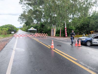 ​Tr�nsito no Port�o do Inferno est� bloqueado at� �s 14 horas deste s�bado