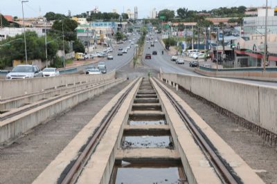 Prefeitura n�o autoriza retirada de trilhos do VLT
