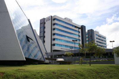 Costureira que foi demitida ap�s postagem em rede social ser� indenizada