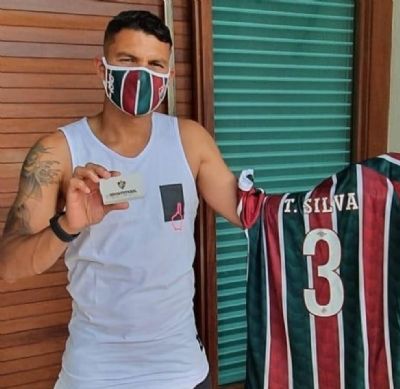 Fluminense monitora situa��o de Thiago Silva enquanto sonha com retorno futuro do �dolo